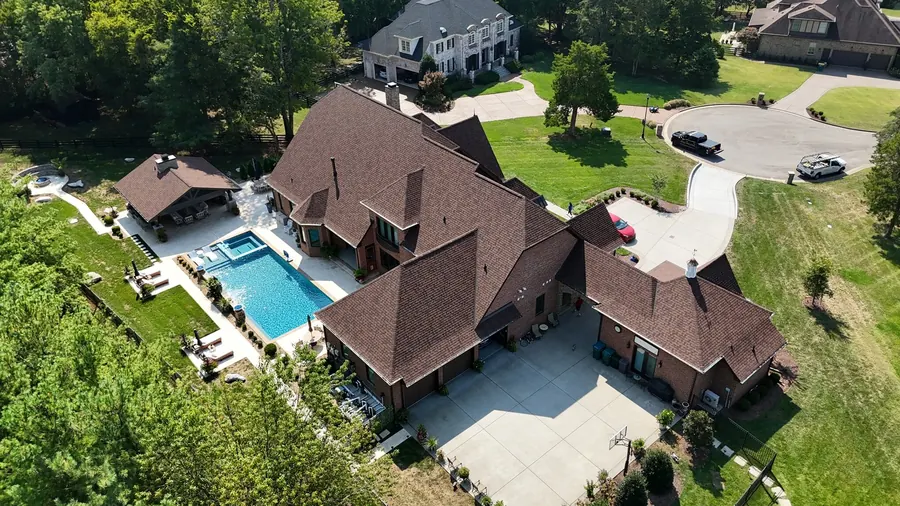 Burnt Sienna — CertainTeed Landmark Burnt Sienna roof by Three Stone in Middle Tennessee
