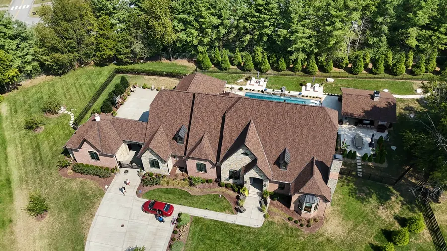 Burnt Sienna — CertainTeed Landmark Burnt Sienna roof by Three Stone in Middle Tennessee