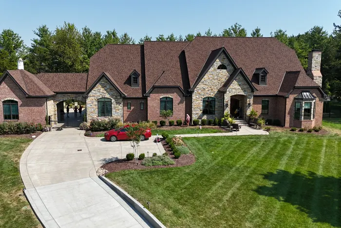 Burnt Sienna — CertainTeed Landmark Burnt Sienna roof installed by Three Stone in Middle Tennessee
