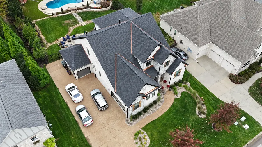 Presidential Shake Charcoal — CertainTeed Presidential Shake Charcoal roof by Three Stone in Middle Tennessee