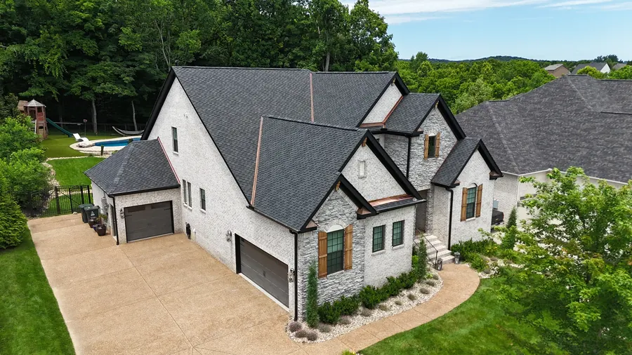Presidential Shake Charcoal — CertainTeed Presidential Shake Charcoal roof by Three Stone in Middle Tennessee