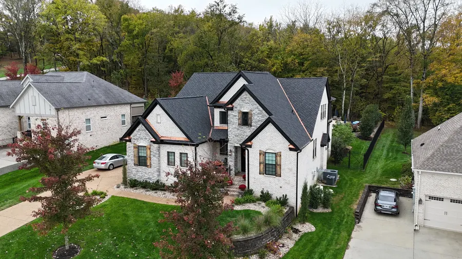 Presidential Shake Charcoal — CertainTeed Presidential Shake Charcoal roof by Three Stone in Middle Tennessee