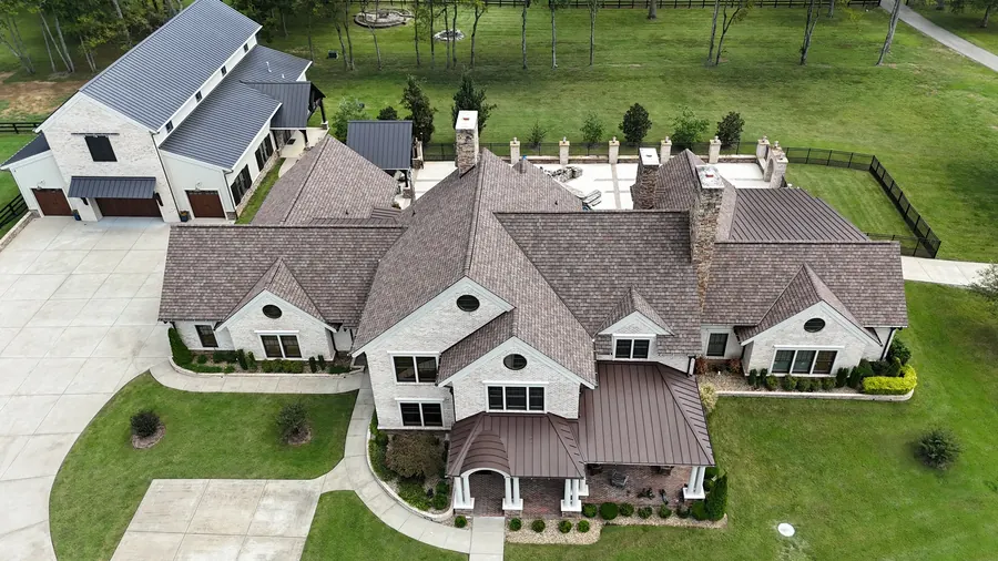 Grand Manor Chestnut — CertainTeed Grand Manor Chestnut roof by Three Stone in Middle Tennessee