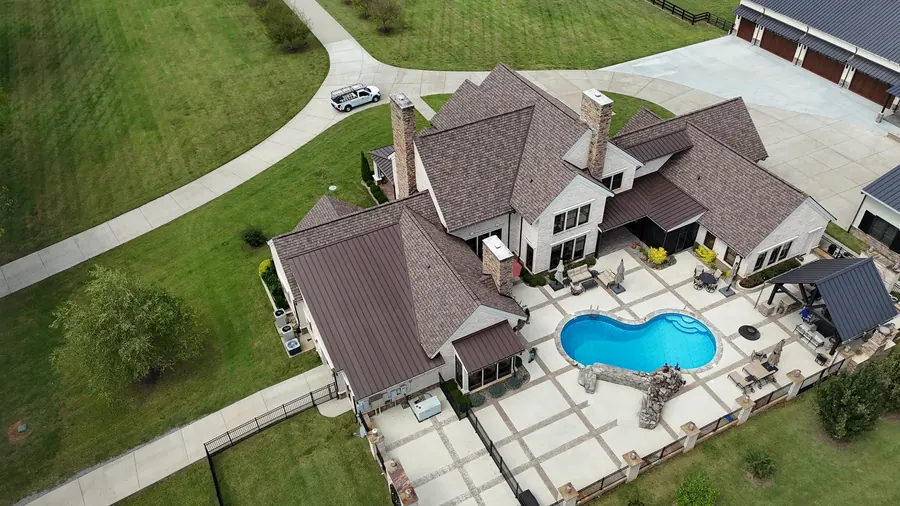 Grand Manor Chestnut — CertainTeed Grand Manor Chestnut roof by Three Stone in Middle Tennessee