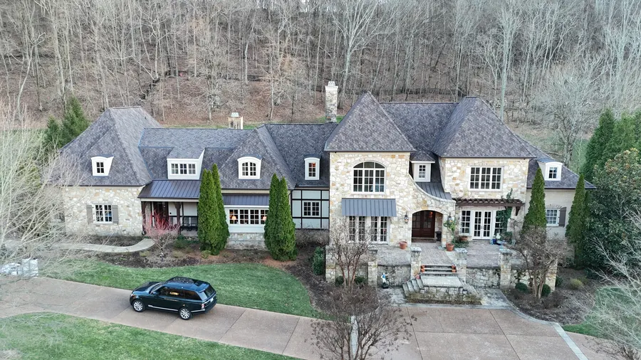 Presidential Shake Autumn Blend — CertainTeed Presidential Shake Autumn Blend roof by Three Stone in Middle Tennessee