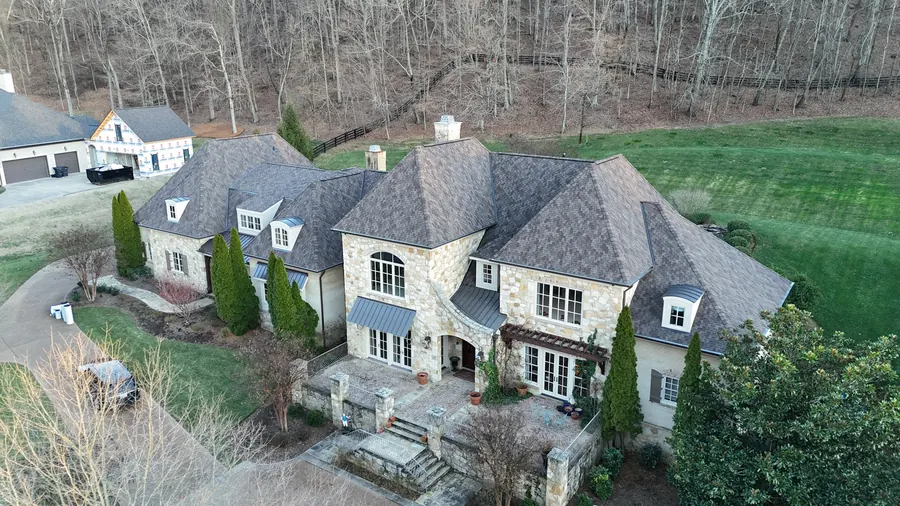 Presidential Shake Autumn Blend — CertainTeed Presidential Shake Autumn Blend roof by Three Stone in Middle Tennessee