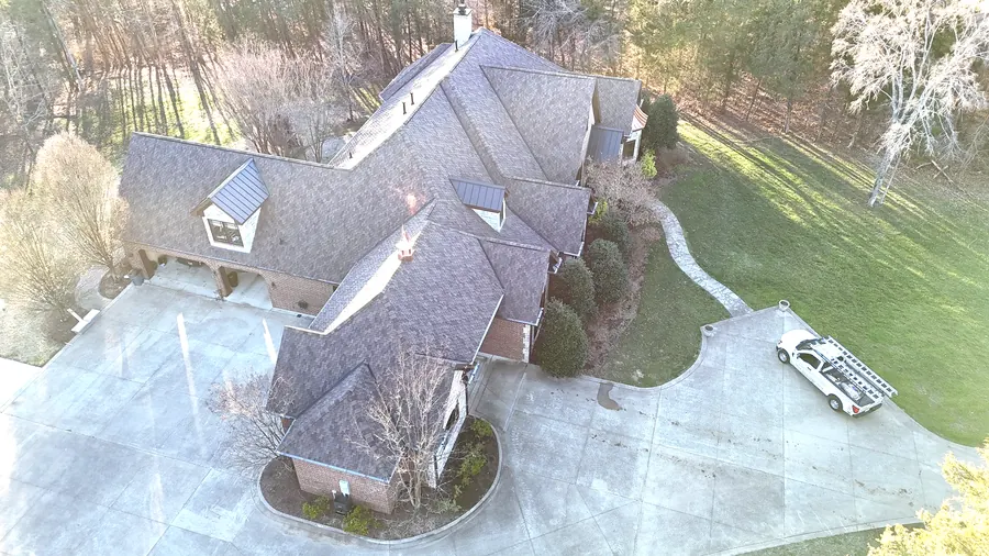 Presidential Shake Autumn Blend — CertainTeed Presidential Shake Autumn Blend roof by Three Stone in Middle Tennessee