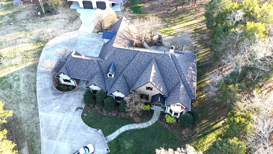 Presidential Shake Autumn Blend — CertainTeed Presidential Shake Autumn Blend roof by Three Stone in Middle Tennessee