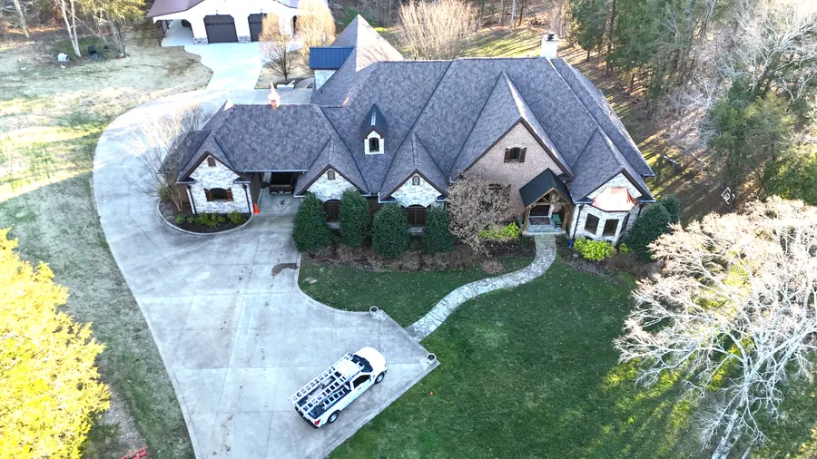 Presidential Shake Autumn Blend — CertainTeed Presidential Shake Autumn Blend roof by Three Stone in Middle Tennessee