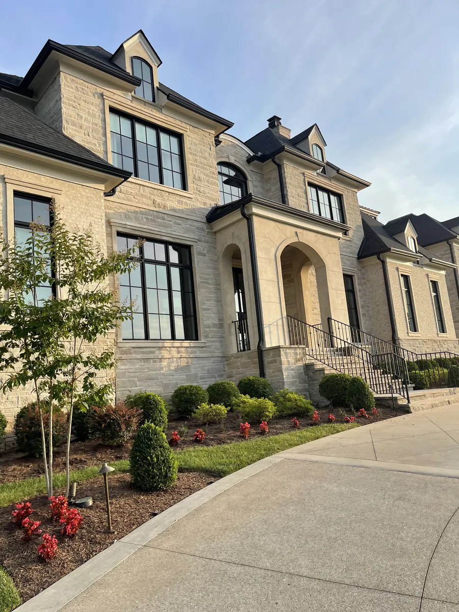 Spectra 6" K-Style — Spectra Metals 6" K-style seamless aluminum gutters by Three Stone in Middle Tennessee
