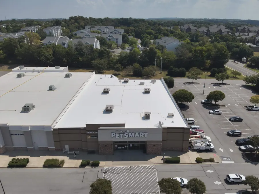 PetSmart — Carlisle SynTec mechanically fastened 60-mil TPO roof by Three Stone in Middle Tennessee