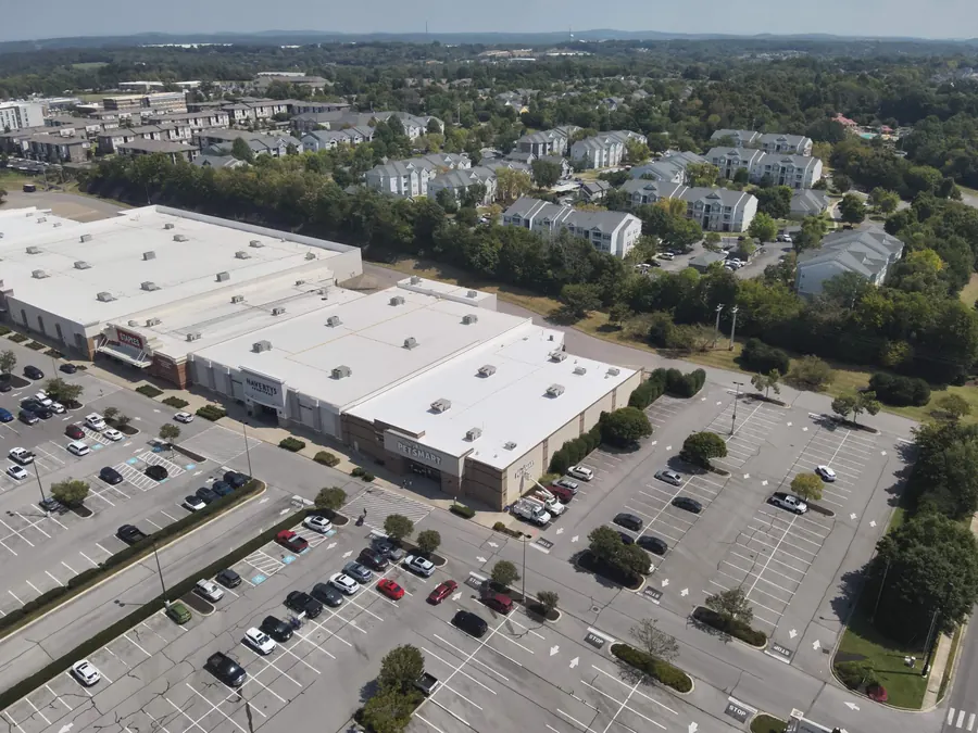 PetSmart — Carlisle SynTec mechanically fastened 60-mil TPO roof by Three Stone in Middle Tennessee