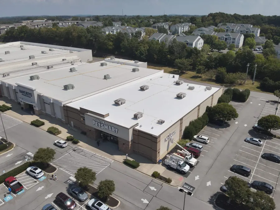 PetSmart — Carlisle SynTec mechanically fastened 60-mil TPO roof by Three Stone in Middle Tennessee
