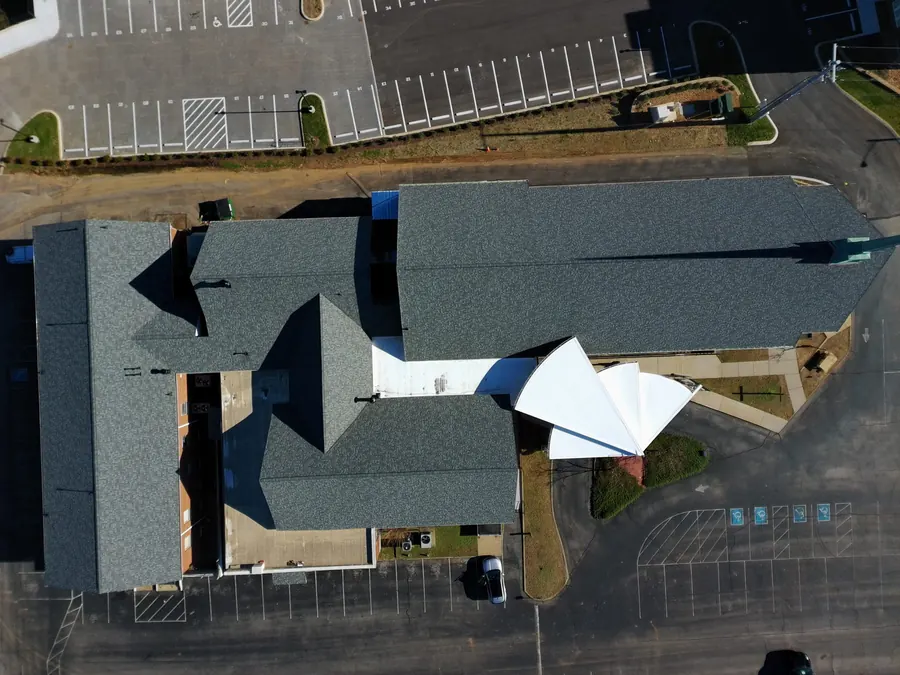 Connection United Methodist Church — CertainTeed Landmark & Carlisle SynTec TPO roof by Three Stone in Middle Tennessee